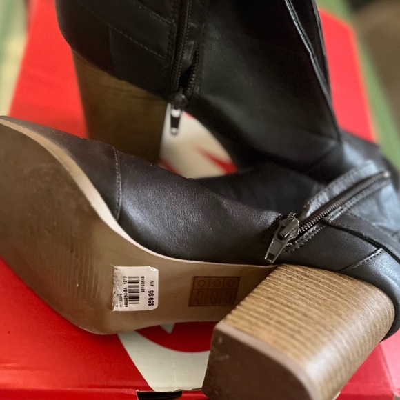 Lane Bryant Brown Chunk Heeled Bootie Size 8 - Picture 3 of 4